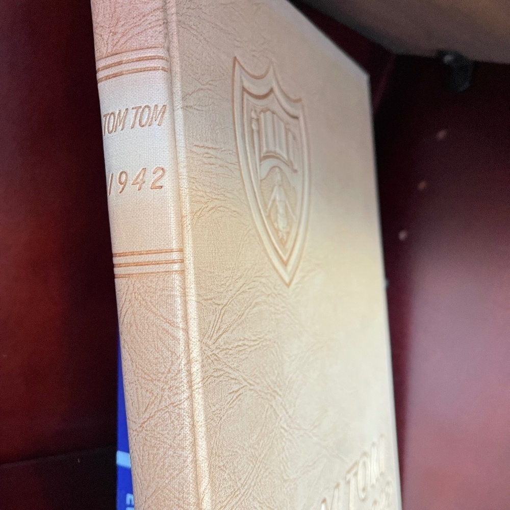 1942 Tom Tom Hoghschool Yearbook Vintage Cream Yearbook - Picture 2 of 12